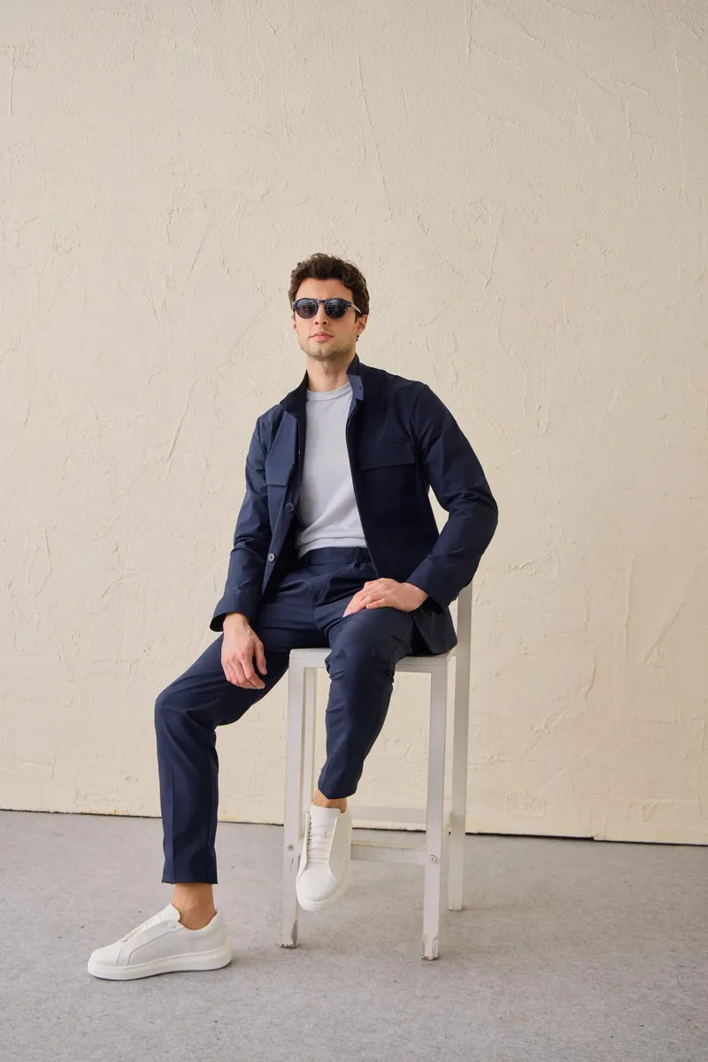 Compleu Bleumarin pentru Bărbați cu Jachetă cu Guler Înalt și Pantaloni 50