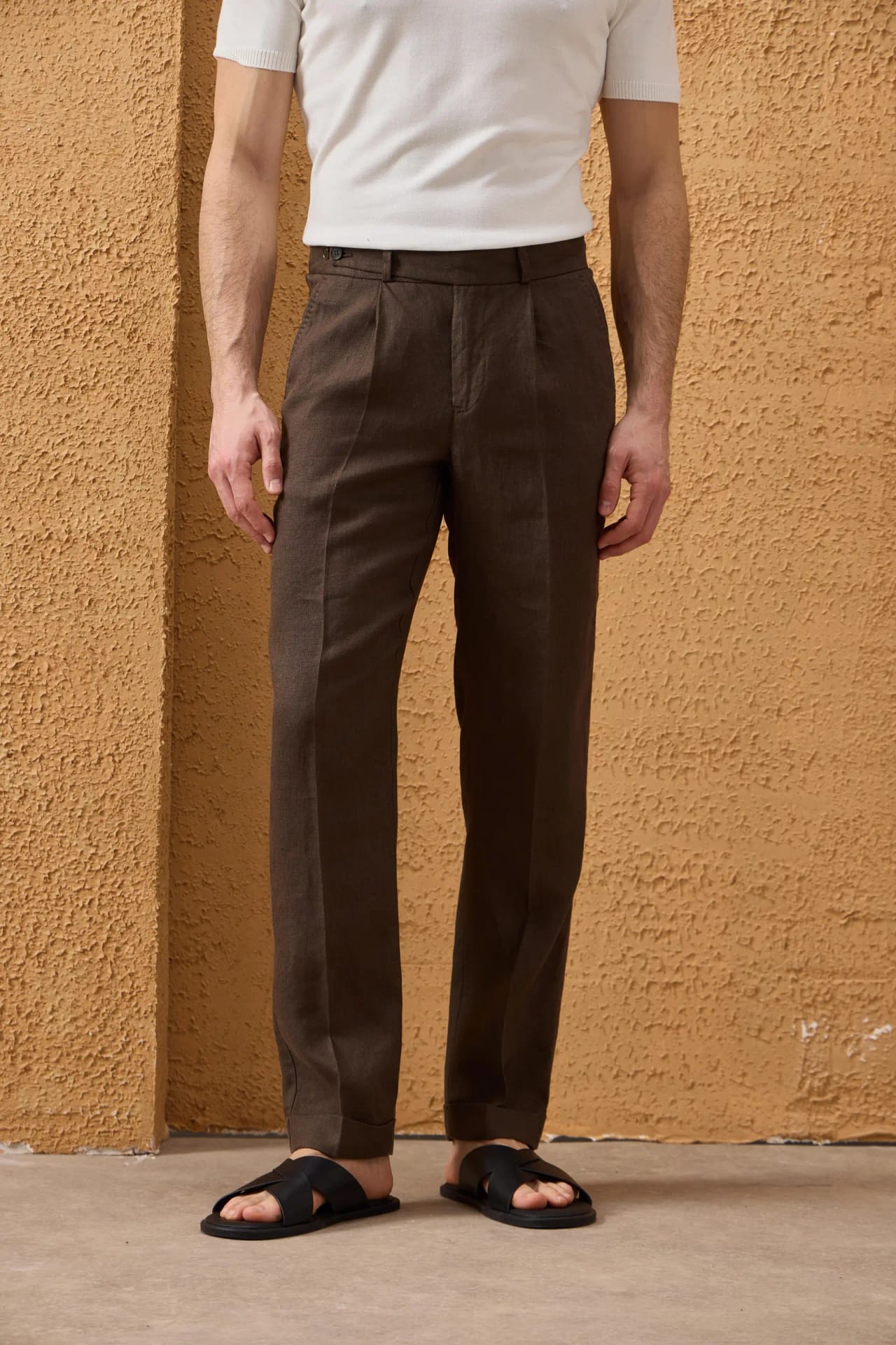 Pantaloni Maro Plisați din In 36