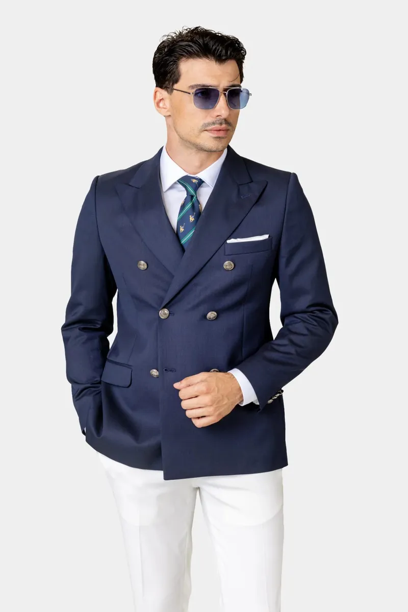 Costum Bleumarin cu Nasturi Metalici și Pantaloni Albi din Lână 48 - imagine 2
